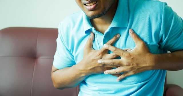 Cold sweat to shortness of breath: Know warning signs of heart attack in winter